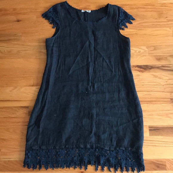 Blue dress with details - Picture 1 of 3